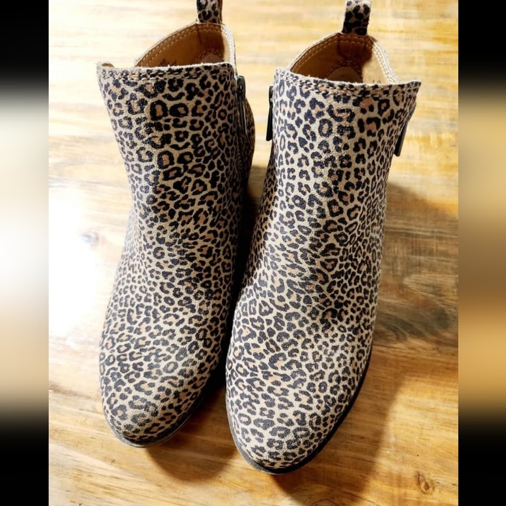 Faux Seude Leopard Print Booties
